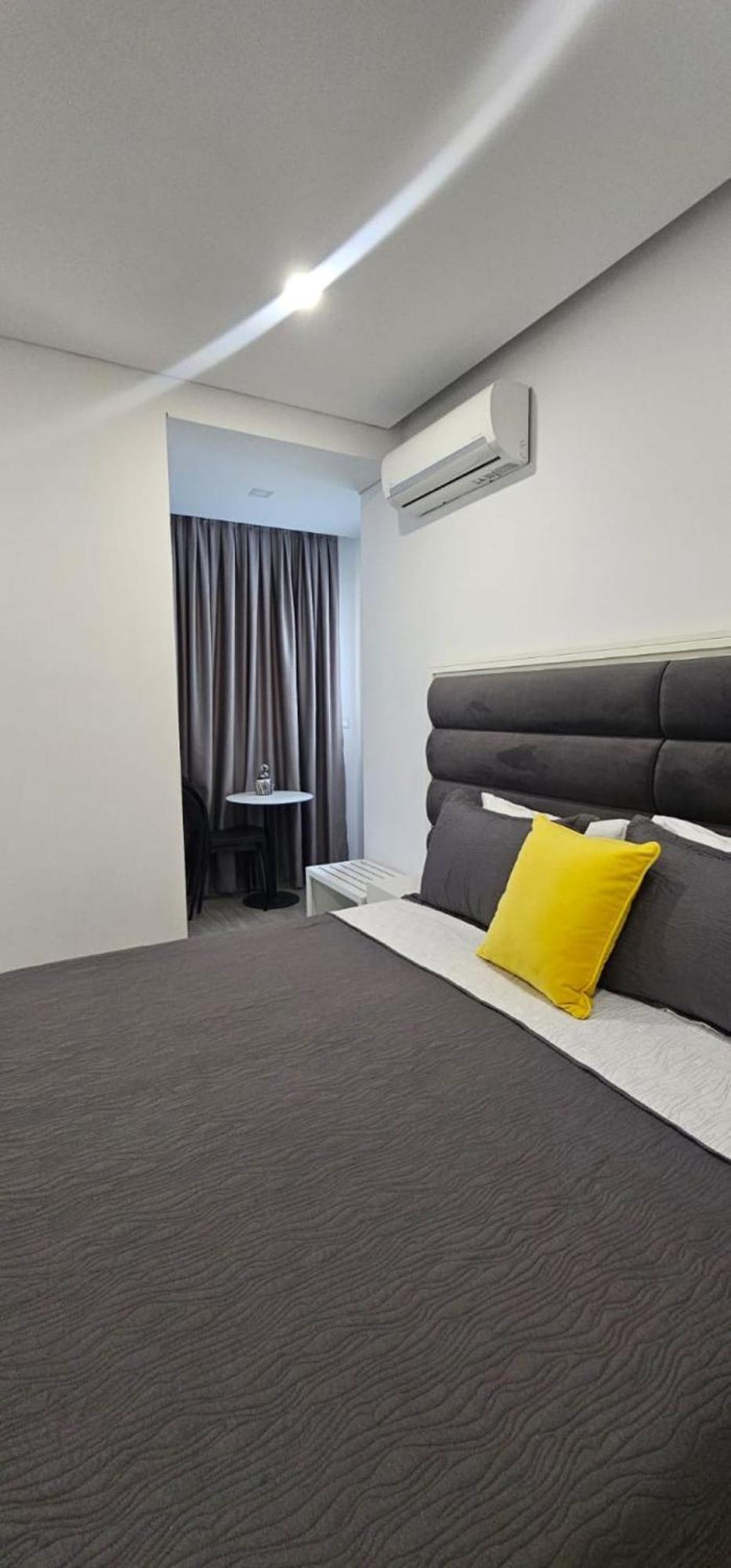 Hotel Edina Apartments By Hp Sarande Exterior photo