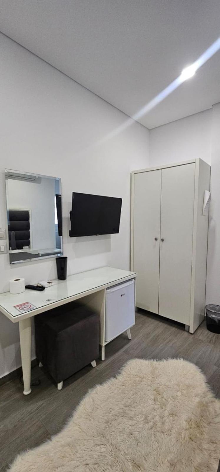 Hotel Edina Apartments By Hp Sarande Exterior photo
