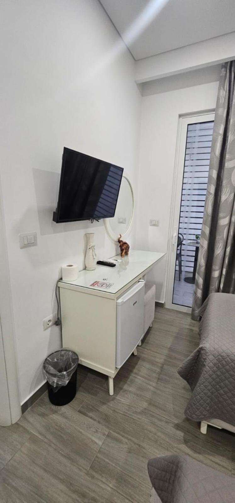 Hotel Edina Apartments By Hp Sarande Exterior photo