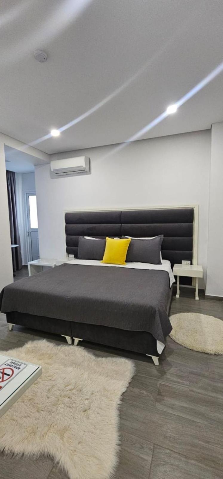 Hotel Edina Apartments By Hp Sarande Exterior photo